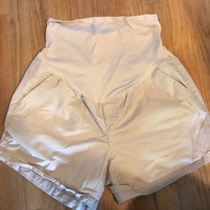 Full panel maternity khaki shorts